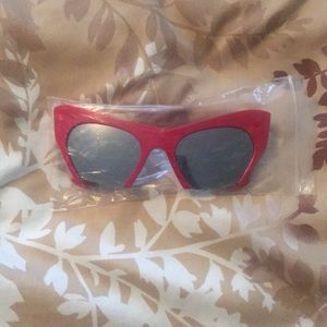 🆕‼️Brand New Sunglasses Red Mirrored Lenses